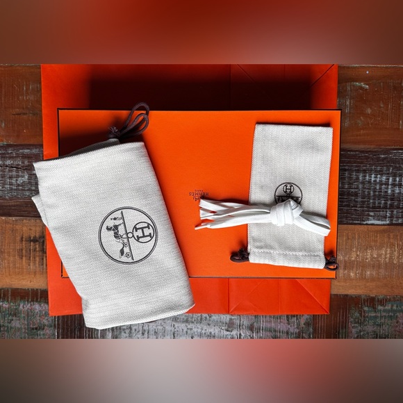 **SOLD ❌❌❌ 5️⃣5️⃣0️⃣ Hermès- NWT Bouncing sneaker - Size 36. Rose Vinicunca - Picture 3 of 10